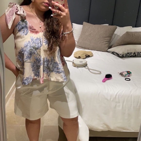 WHITE Bermuda shorts - Picture 2 of 2